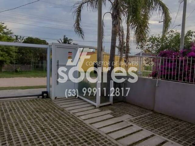 #1051 - Casa para Venda em Pelotas - RS - 1