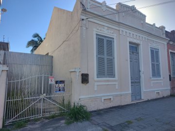 Casa � venda no bairro Centro em Pelotas/RS