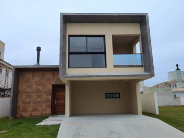 Casa em Condom�nio � Venda