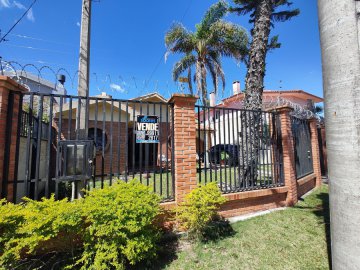 Casa � venda no bairro Laranjal em Pelotas/RS