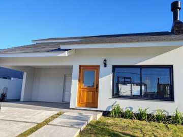 Casa � venda no bairro Laranjal em Pelotas/RS