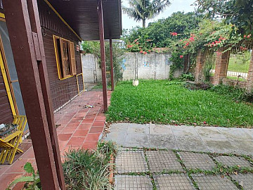 Casa � venda no bairro Laranjal em Pelotas/RS