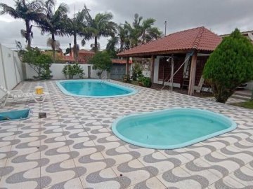 Casa � venda no bairro Laranjal em Pelotas/RS