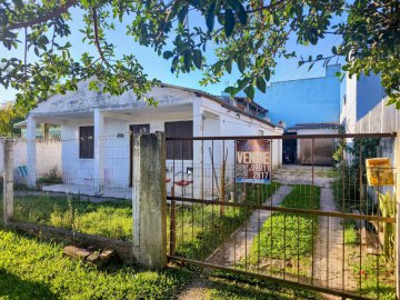 Casa � venda no bairro Laranjal em Pelotas/RS